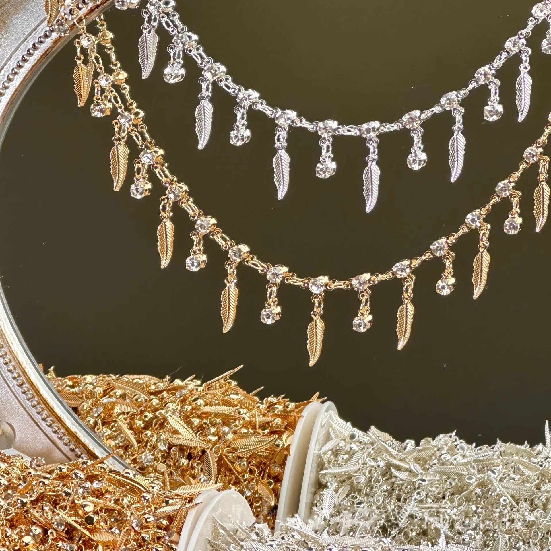 Body Jewelry Chain - Chaîne de plumes de diamant trident