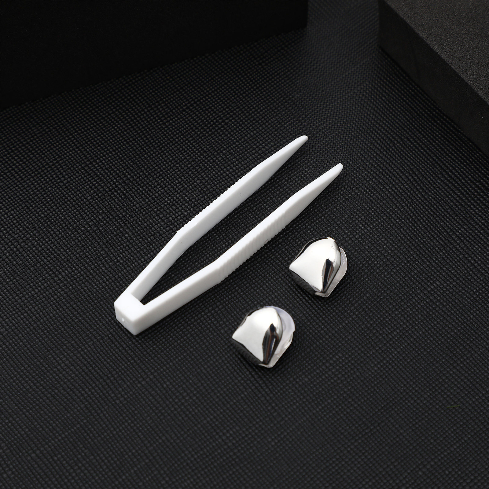 Lot de 2 grilles dentaires dor - Body Jewelry Videos avis et prix